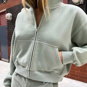 Aritzia TNA Cozy Fleece Boyfriend Boxy Zip Hoodie - Seagrass green
